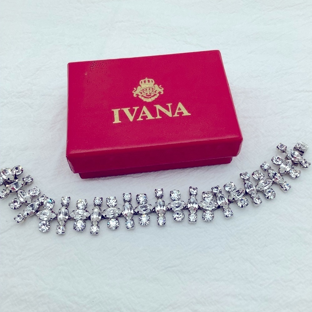Vintage Ivana Trump signed Rhinestone Bracelet with box #442BR